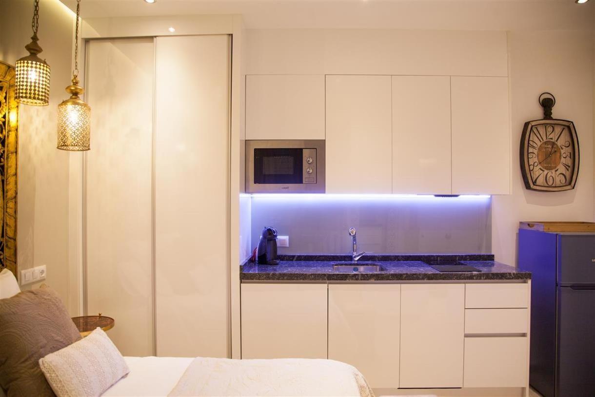 Apartamento Luna - Solo Adultos Madrid Eksteriør billede